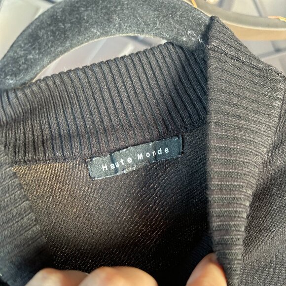 Pouffy Ruffled Shoulder Puff Light Sweater Haute Monde - Picture 3 of 6